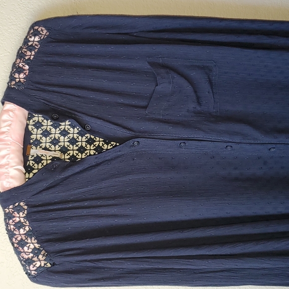 Free People Oversized Victorian, vintage-inspired design look at all this detail - Picture 11 of 16